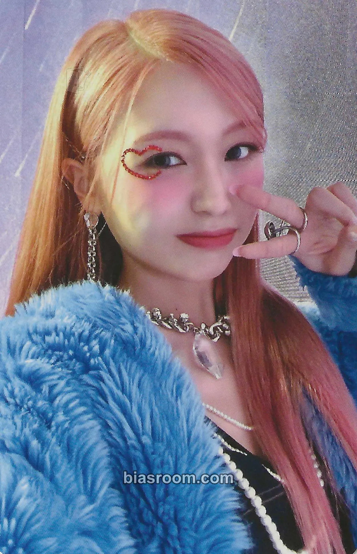 Sujeong Pink Moon Photocard - Ryu Sujeong - Ryu Sujeong K-pop photocard