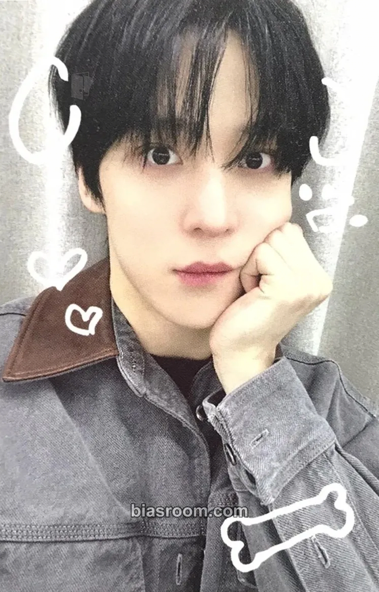 Yunho GOLDEN HOUR : Part.4 Photocard - ATEEZ - ATEEZ K-pop photocard