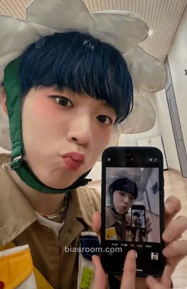 NINE.i - Eden - New Mind Album daily duck fansign round 3