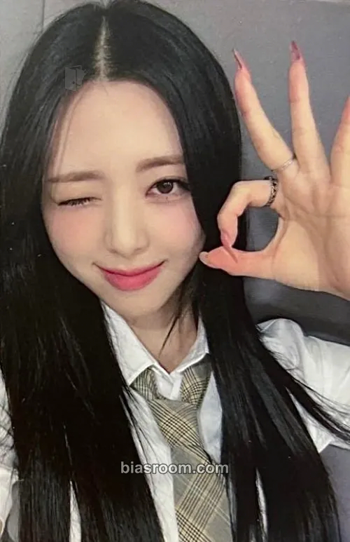 Yuna KILL MY DOUBT Photocard - ITZY - ITZY K-pop photocard