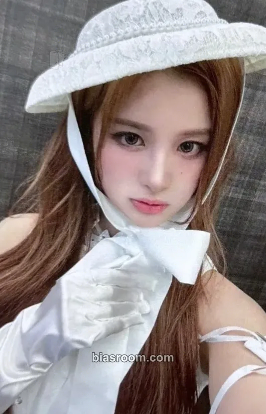 Sullyoon Fe3O4: FORWARD Photocard - NMIXX - NMIXX K-pop photocard