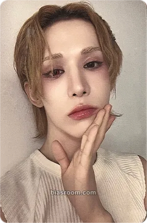 Wumuti I ONE Photocard - XLOV - XLOV K-pop photocard