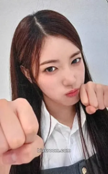 Seohyeon Plot Twist Photocard - AtHeart - AtHeart K-pop photocard