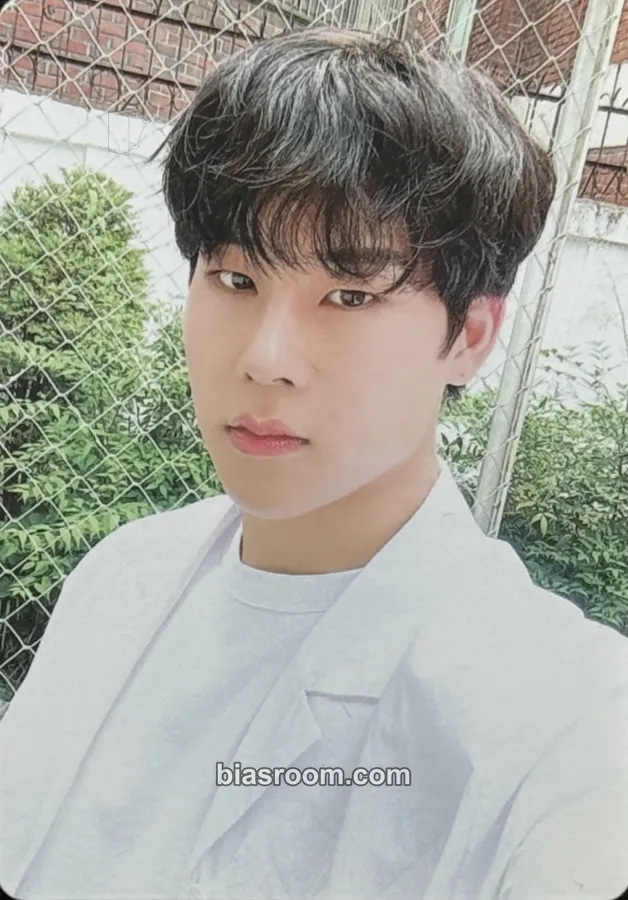 Joohoney 2022 Season's Greetings - 365 Days with You Photocard - MONSTA X - MONSTA X K-pop photocard