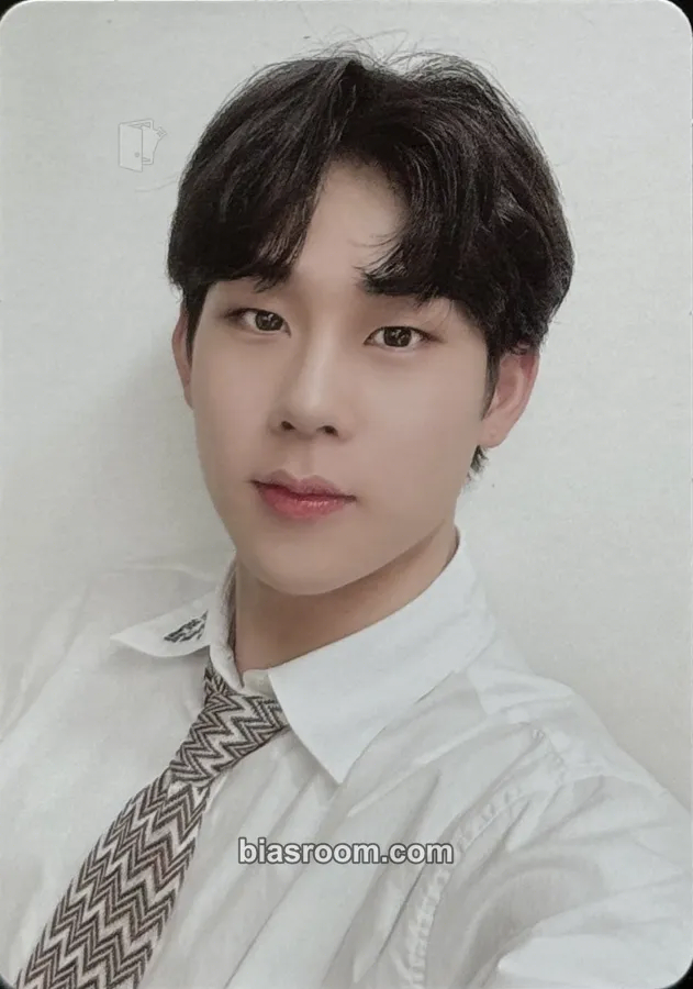 Joohoney 2022 Season's Greetings - 365 Days with You Photocard - MONSTA X - MONSTA X K-pop photocard