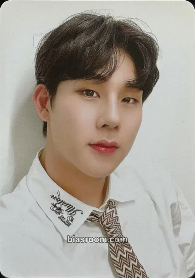 Joohoney 2022 Season's Greetings - 365 Days with You Photocard - MONSTA X - MONSTA X K-pop photocard