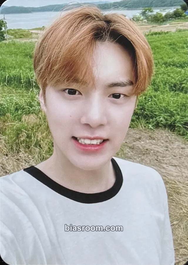 Minhyuk 2020 Photobooks (Comma & Xiesta) Photocard - MONSTA X - MONSTA X K-pop photocard