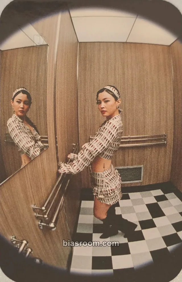 Lee Hi - Lee Hi - 4 Only Album album photocard double-sided