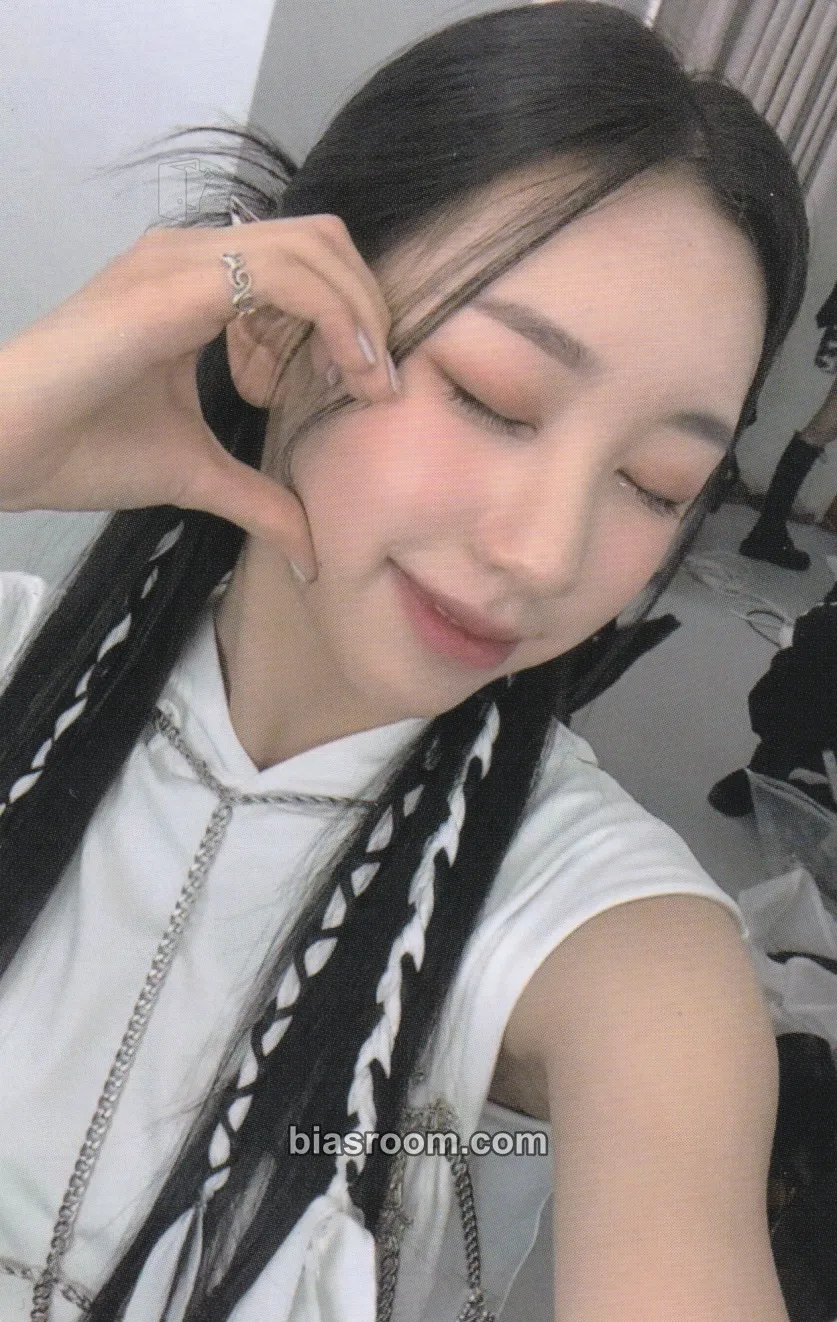 Rinji Chosen Karma Photocard - PIXY - PIXY K-pop photocard