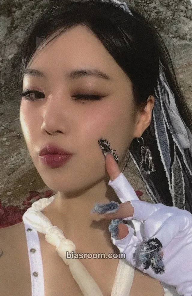 Soojin - Soojin - AGASSY Album merch photocard everline pop-up store griptok (smart tok)