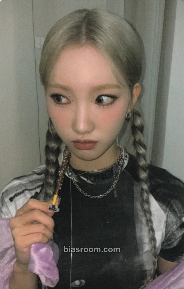 PIXY - Sua - Chosen Karma Album album photocard digipack version