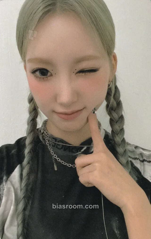 PIXY - Sua - Chosen Karma Album album photocard digipack version