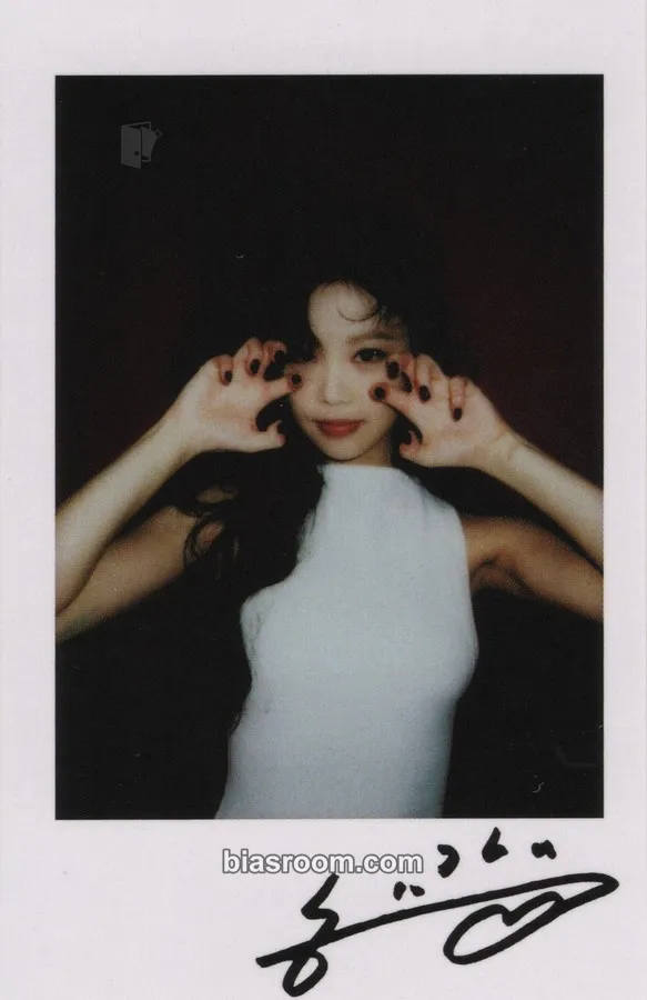 Soojin Soojin x Deling Magazine Photocard - Soojin K-pop photocard