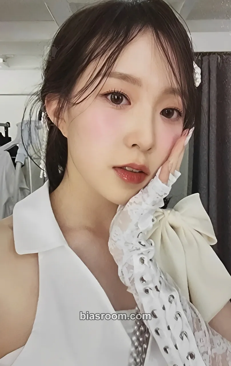 Chaejeong Dance On Photocard - Alice - Alice K-pop photocard