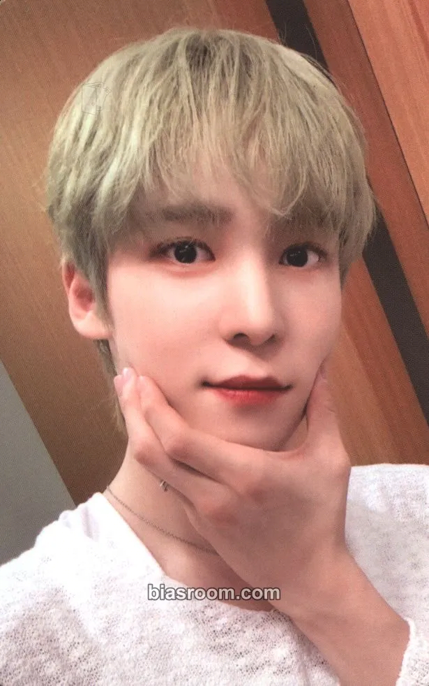 Yunho THE WORLD EP.2 : OUTLAW Photocard - ATEEZ - ATEEZ K-pop photocard