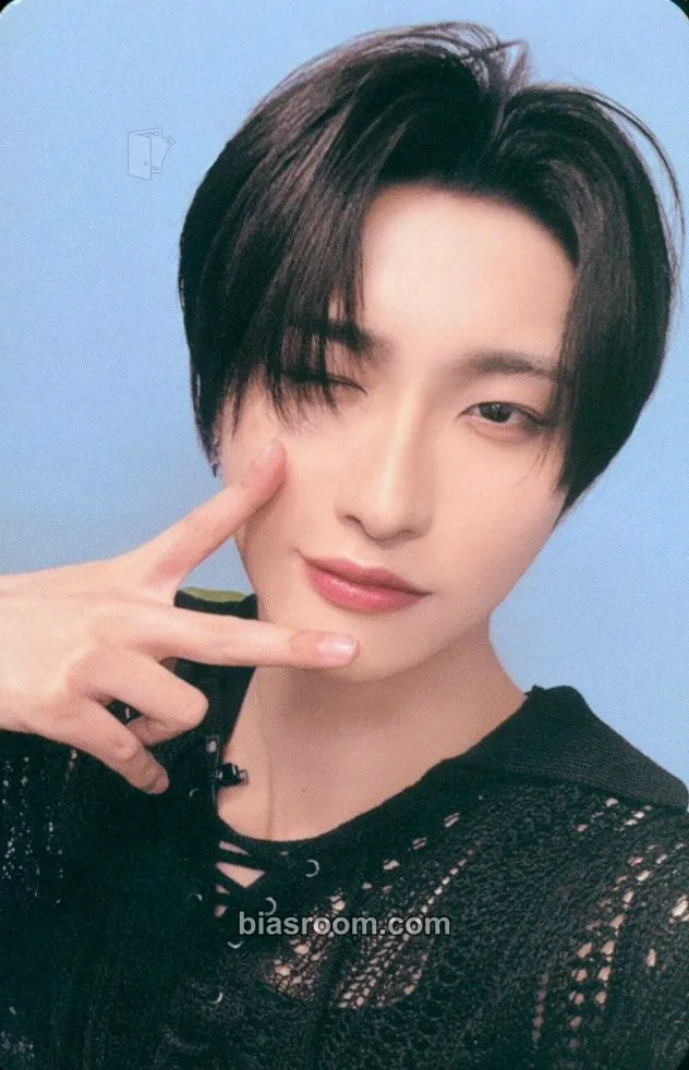 Seonghwa THE WORLD EP.2 : OUTLAW Photocard - ATEEZ - ATEEZ K-pop photocard