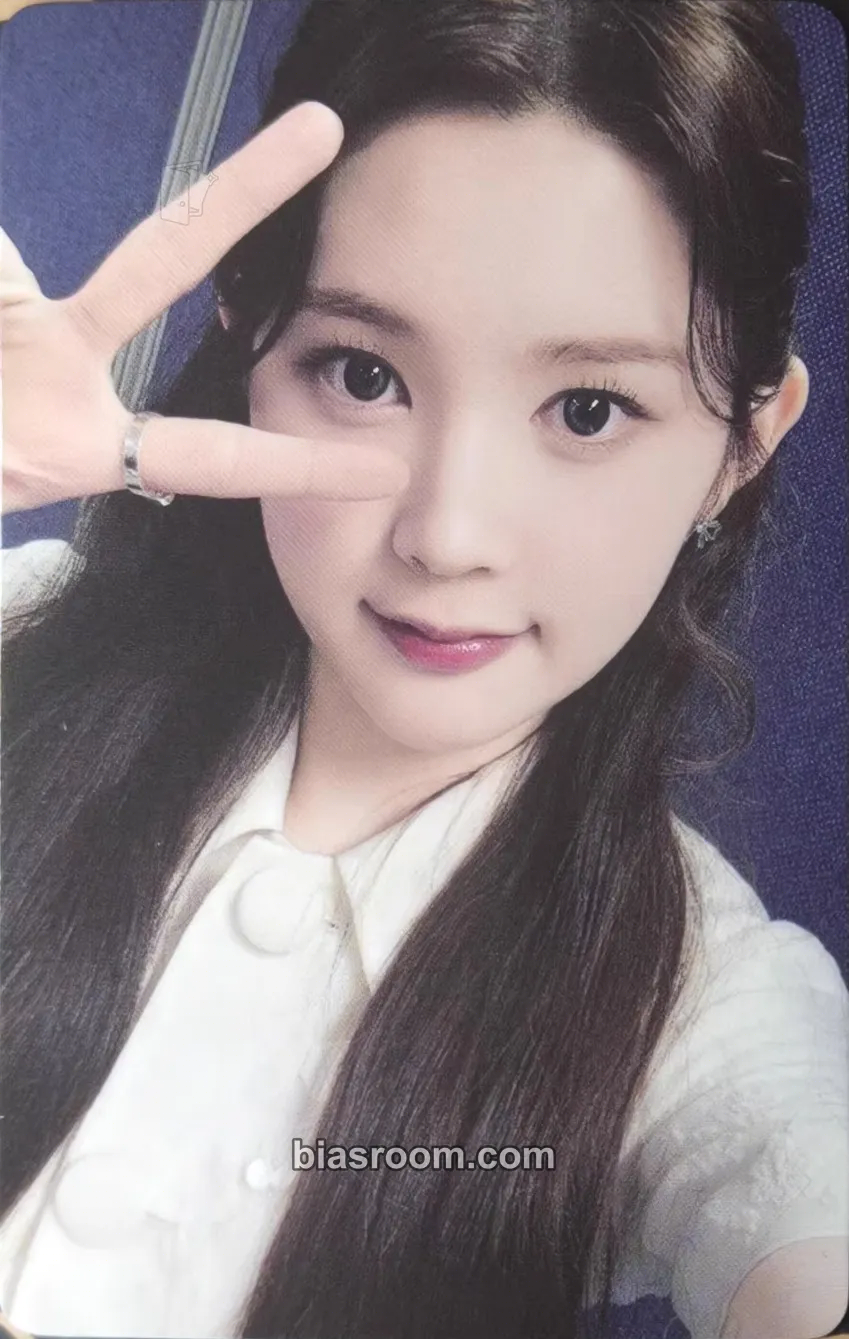 A-na The Chase Photocard - Hearts2Hearts - Hearts2Hearts K-pop photocard