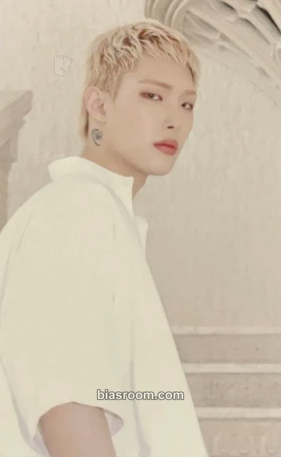 Mingi THE WORLD EP.2 : OUTLAW Photocard - ATEEZ - ATEEZ K-pop photocard