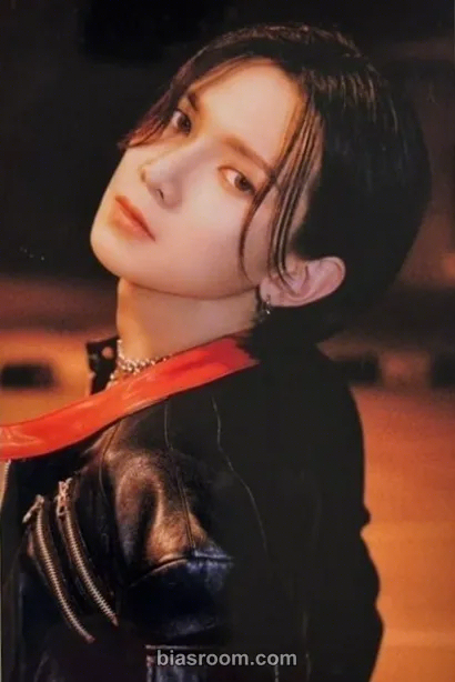 Yeosang THE WORLD EP.2 : OUTLAW Photocard - ATEEZ - ATEEZ K-pop photocard