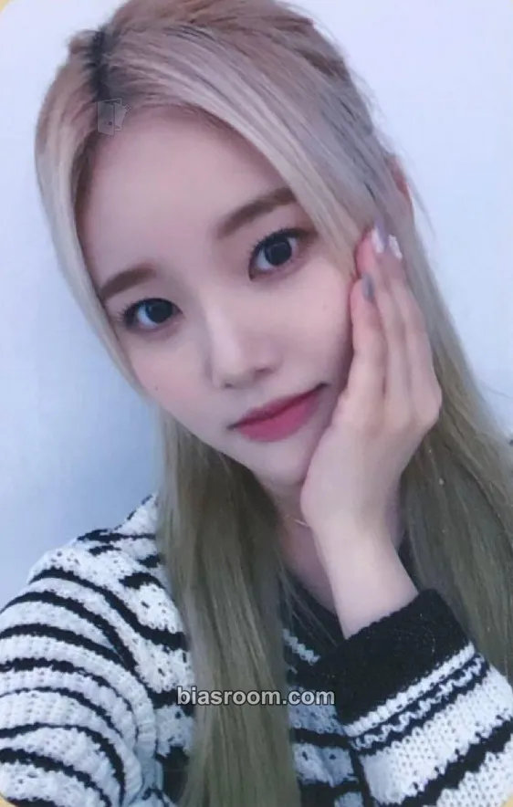 Soojin WEEEKLY UNIVERSITY: 1st Fanmeeting Photocard - Weeekly - Weeekly K-pop photocard