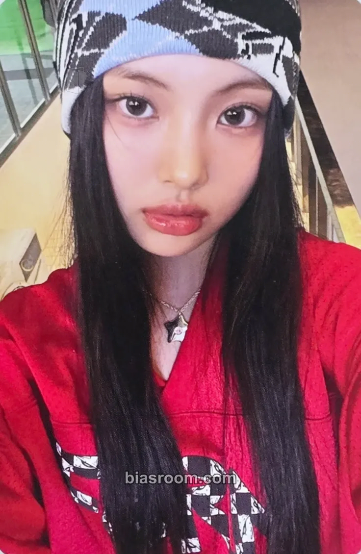 Hyein Supernatural Photocard - NewJeans - NewJeans K-pop photocard