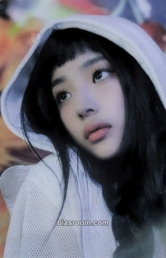 Minji Supernatural Photocard - NewJeans - NewJeans K-pop photocard