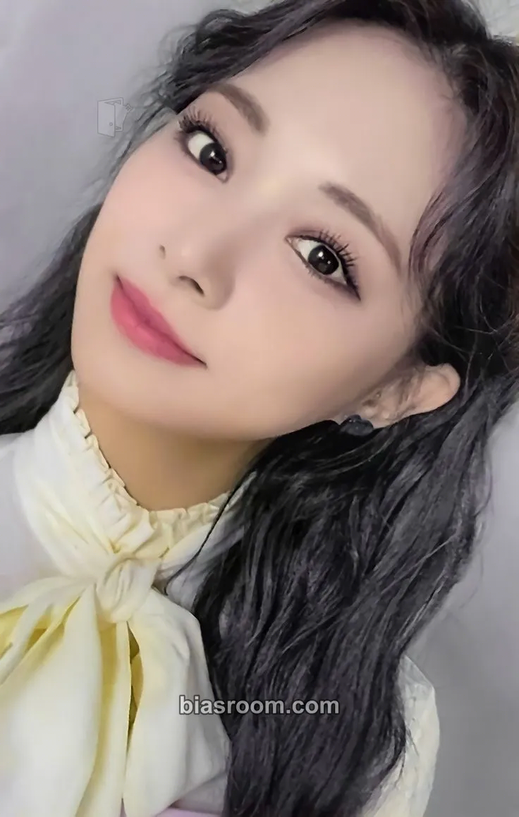 Tzuyu Formula of Love: O+T=<3 Photocard - TWICE - TWICE K-pop photocard