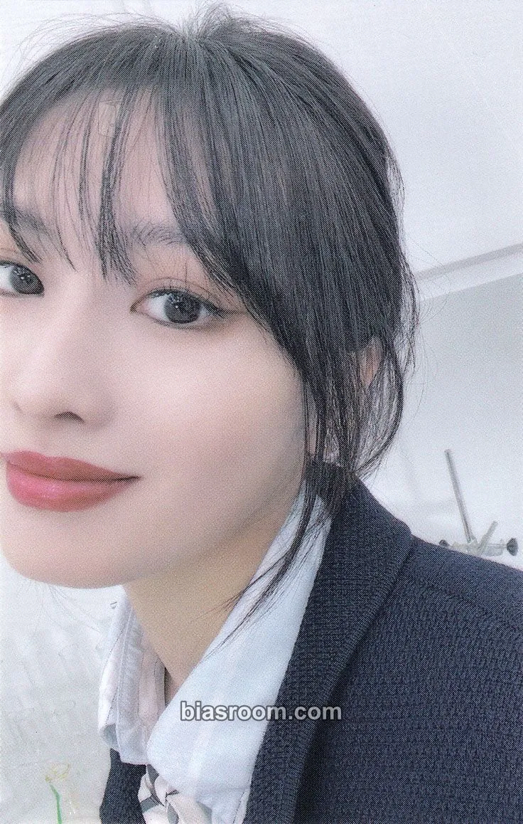 Momo Formula of Love: O+T=<3 Photocard - TWICE - TWICE K-pop photocard