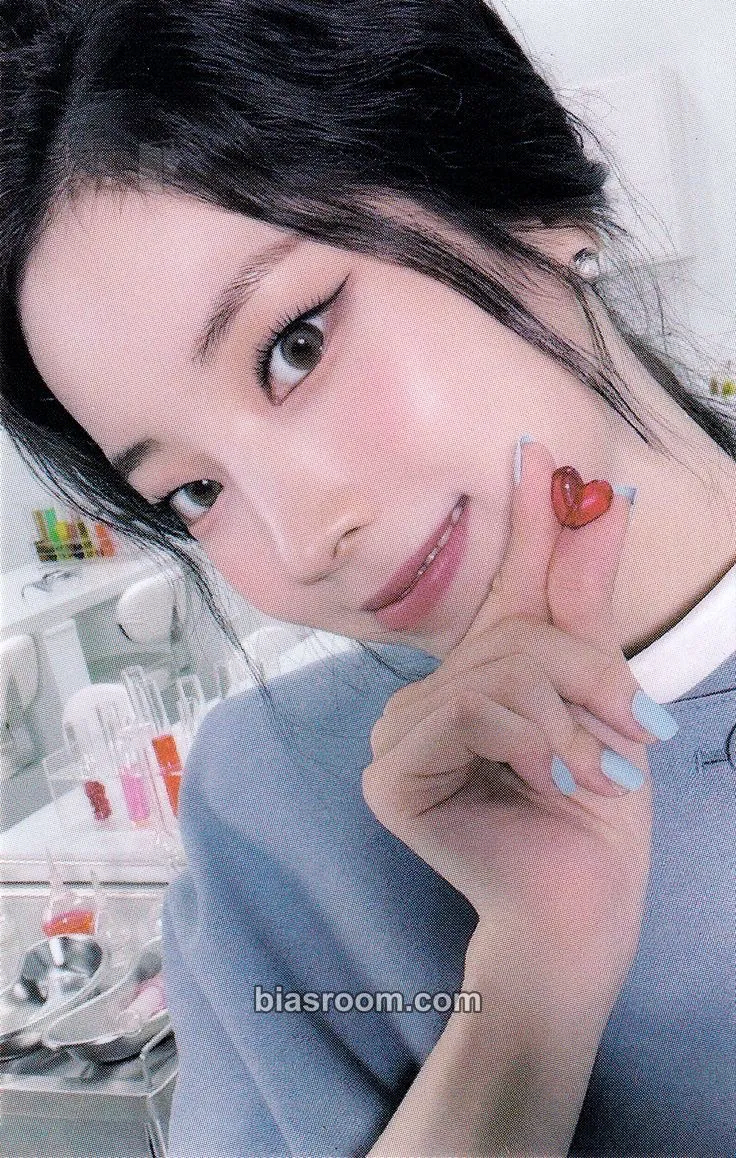 Dahyun Formula of Love: O+T=<3 Photocard - TWICE - TWICE K-pop photocard