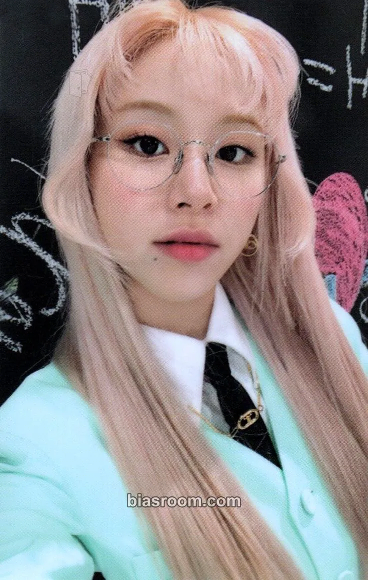 Chaeyoung Formula of Love: O+T=<3 Photocard - TWICE - TWICE K-pop photocard