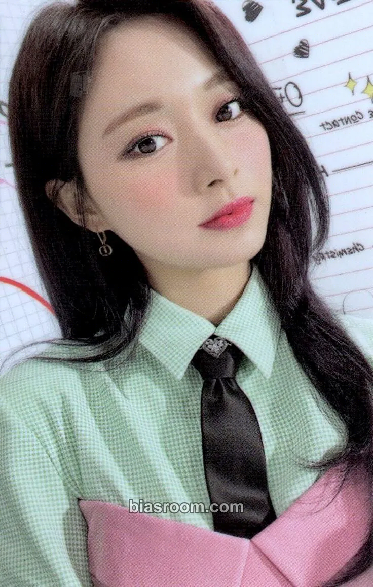 Tzuyu Formula of Love: O+T=<3 Photocard - TWICE - TWICE K-pop photocard