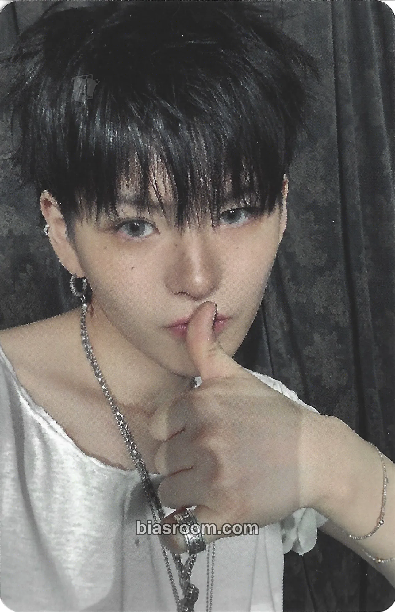 Yoshi LOVE PULSE Photocard - TREASURE - TREASURE K-pop photocard