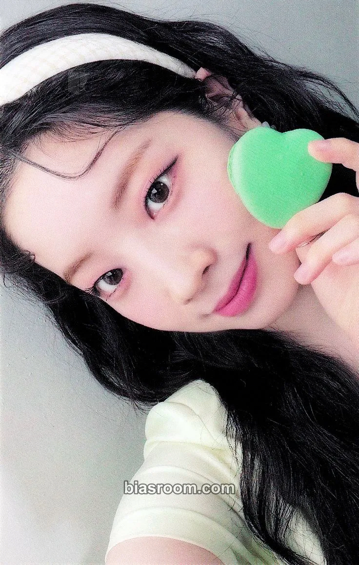 Dahyun Formula of Love: O+T=<3 Photocard - TWICE - TWICE K-pop photocard