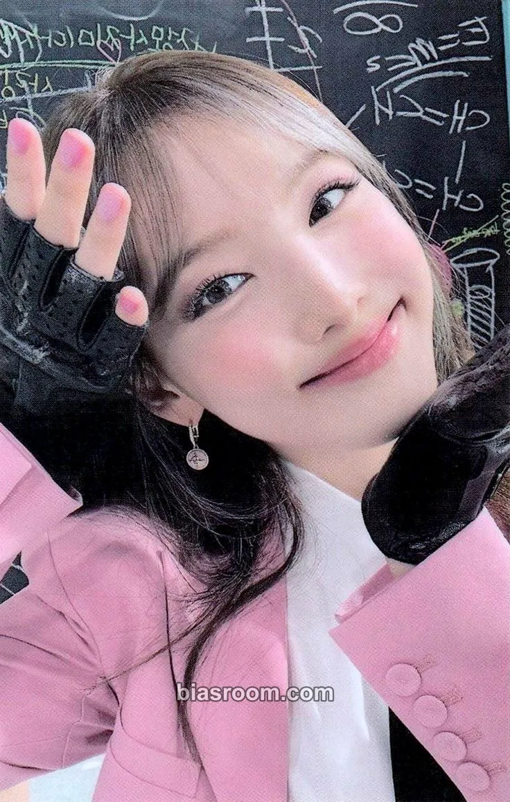 Nayeon Formula of Love: O+T=<3 Photocard - TWICE - TWICE K-pop photocard
