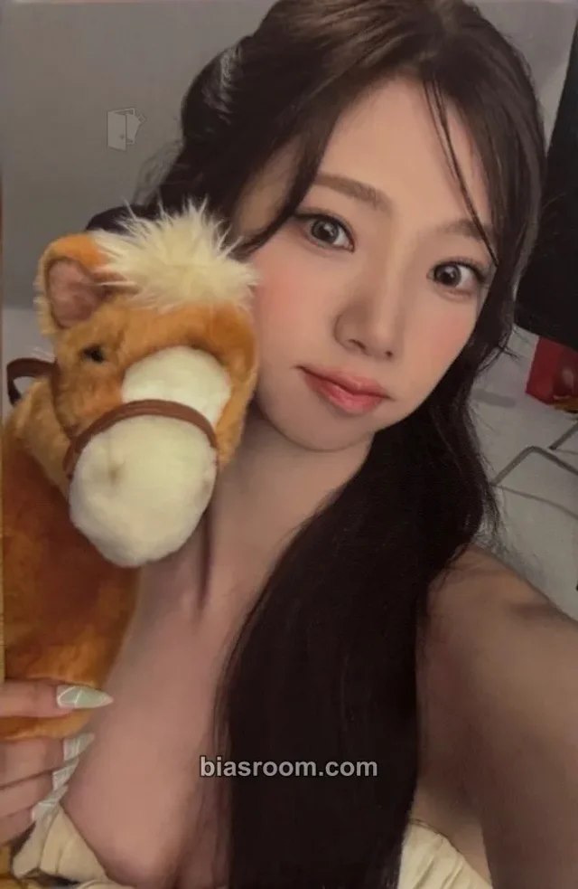 WJSN - Yeoreum - 2026 seasons greeting: wj love me? Other starship square pob (pre-order benefit)