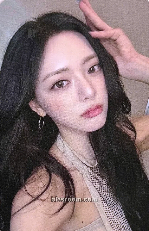 Yuna ITZY 3rd World Tour 'Tunnel Vision' Photocard - ITZY - ITZY K-pop photocard