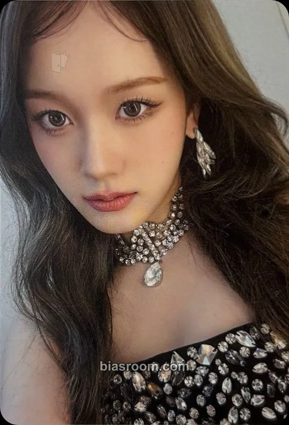 J STAY TUNED World Tour Photocard - STAYC - STAYC K-pop photocard