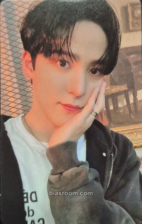 Yunho THE WORLD EP.1 : MOVEMENT Photocard - ATEEZ - ATEEZ K-pop photocard