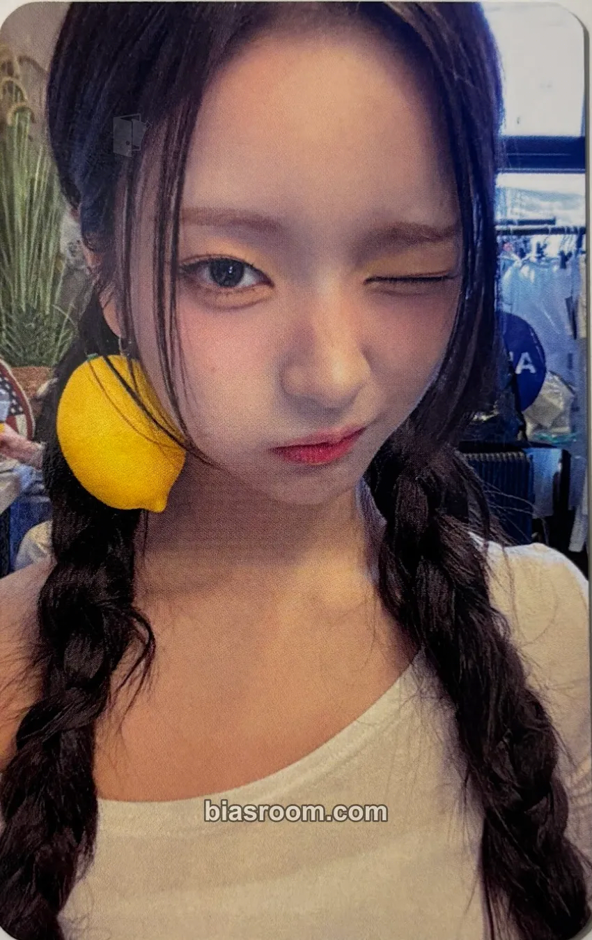 E.JI Wild Cherry Photocard - ICHILLIN’ - ICHILLIN’ K-pop photocard
