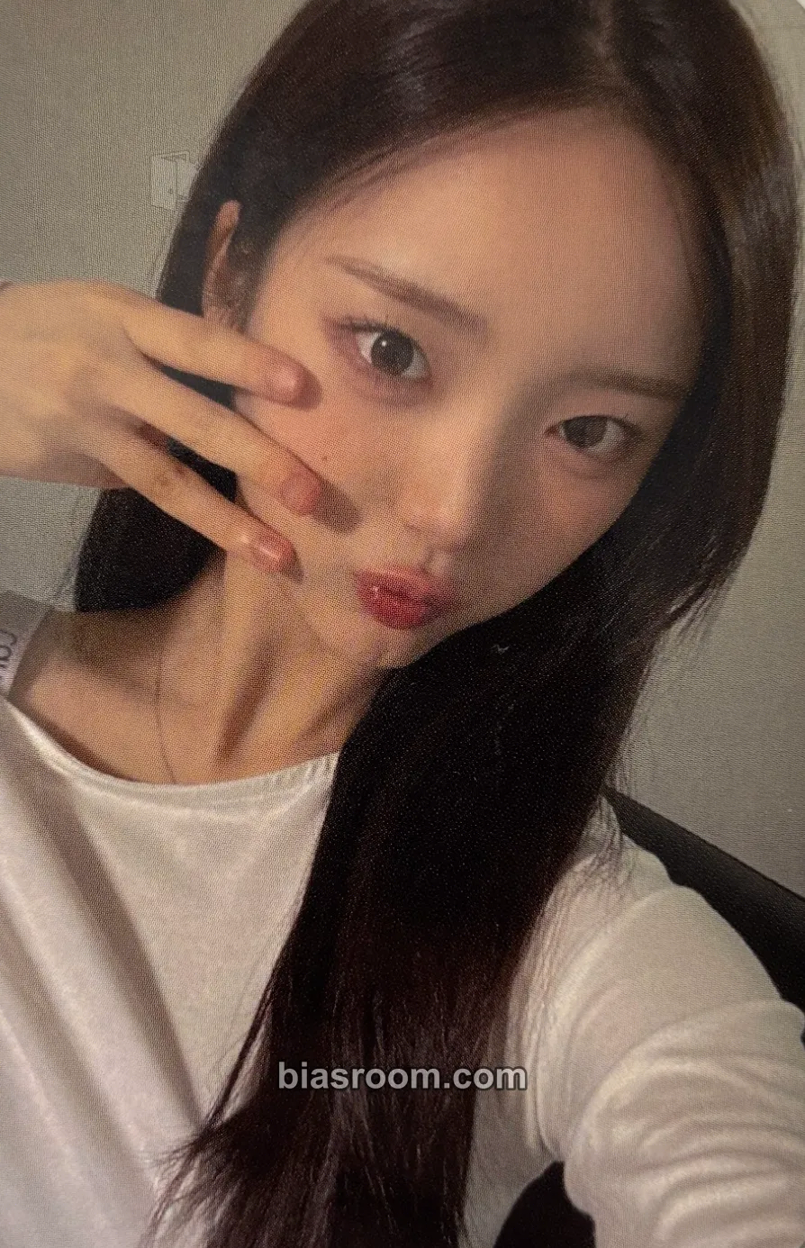 E.JI Wild Cherry Photocard - ICHILLIN’ - ICHILLIN’ K-pop photocard