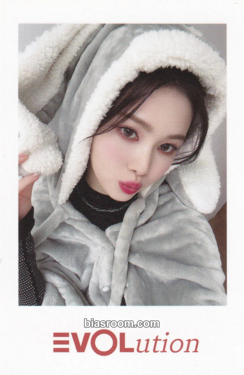 Mayu Mujuk Photocard - tripleS - tripleS K-pop photocard