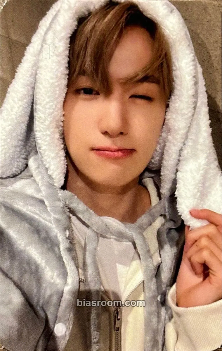 Hyunjae Be Awake Photocard - THE BOYZ - THE BOYZ K-pop photocard