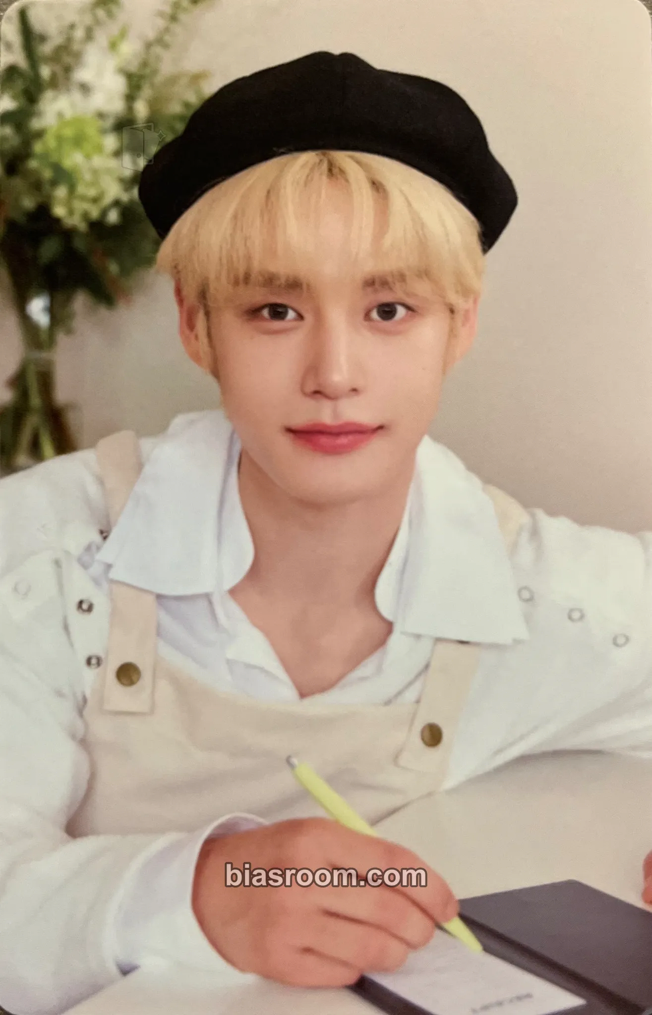 Jiwoong 2025 Seasons Greetings 'Our Season' Photocard - ZEROBASEONE - ZEROBASEONE K-pop photocard