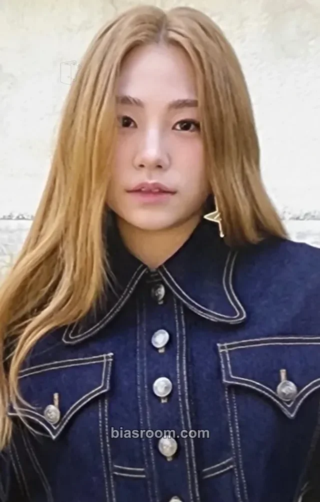 EJ Alice Show Down K-pop photocard