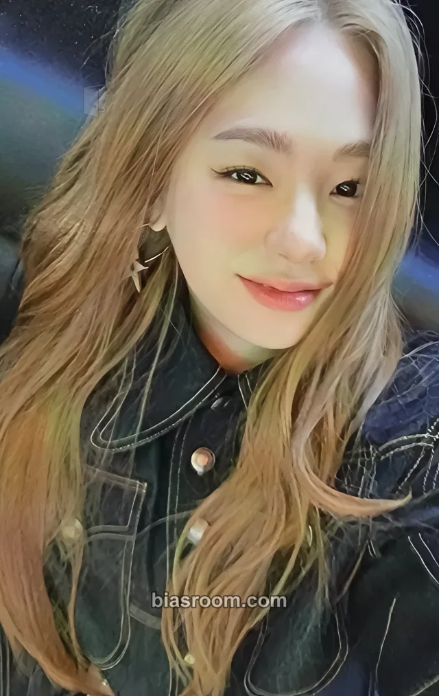 EJ Alice Show Down K-pop photocard