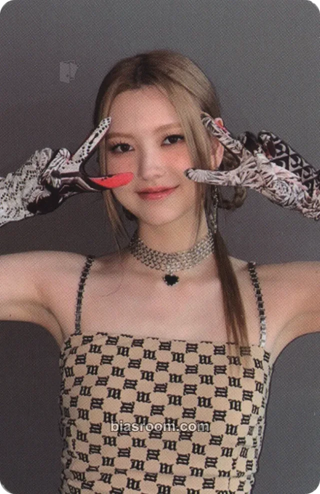 IRRIS - Nina - Wanna Know Album album photocard