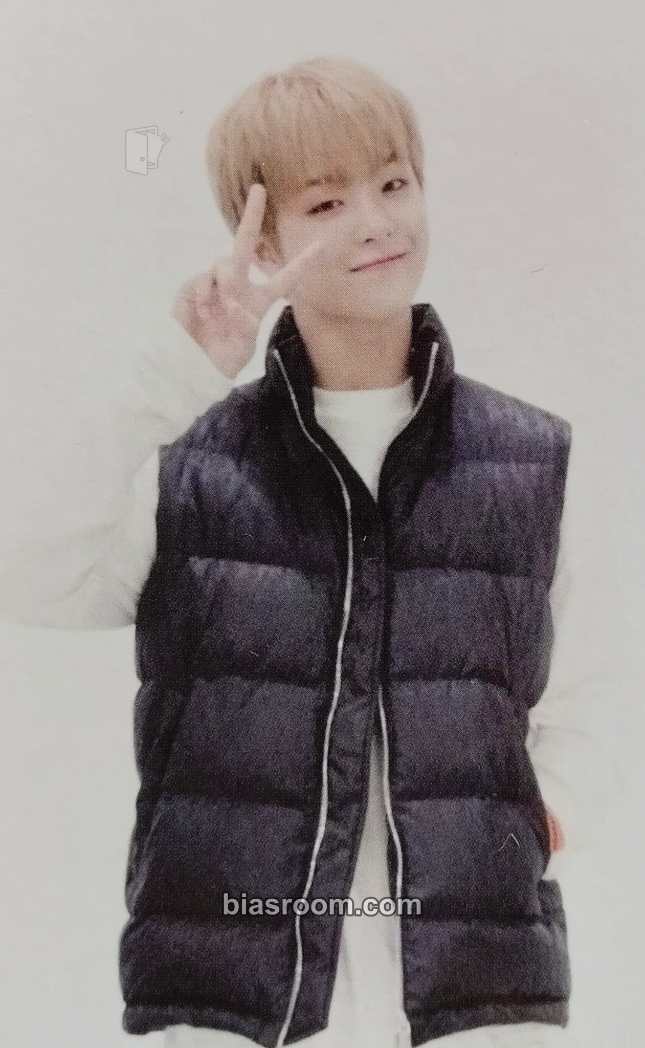 Jihoon THE FIRST STEP: CHAPTER THREE Photocard - TREASURE - TREASURE K-pop photocard