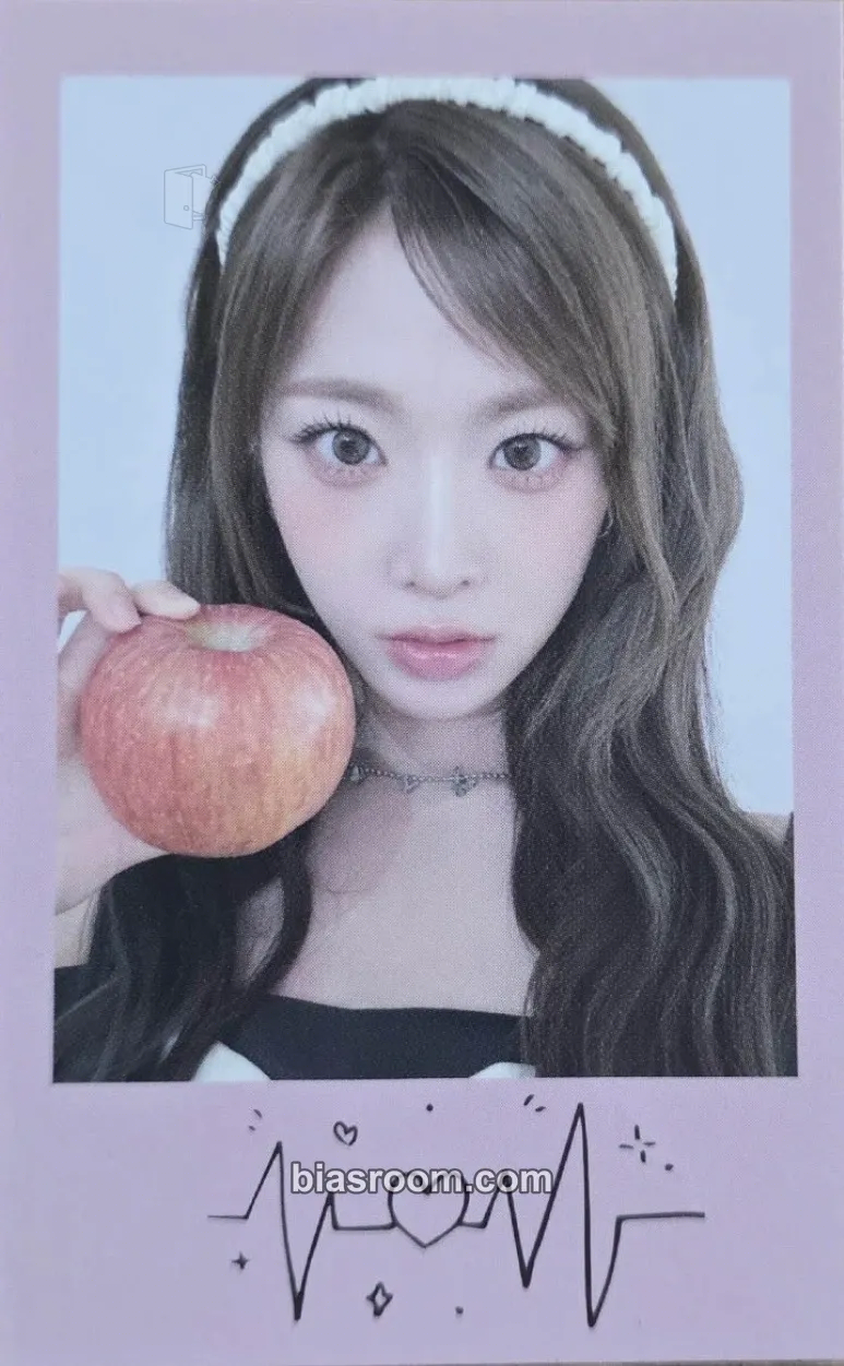Nien 2026 Season's Greetings: tripleShot of Love Photocard - tripleS - tripleS K-pop photocard