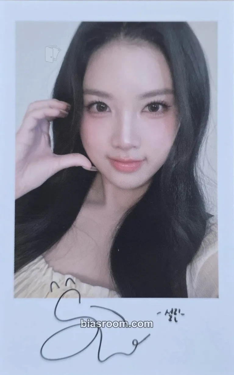 Sullin 2026 Season's Greetings: tripleShot of Love Photocard - tripleS - tripleS K-pop photocard