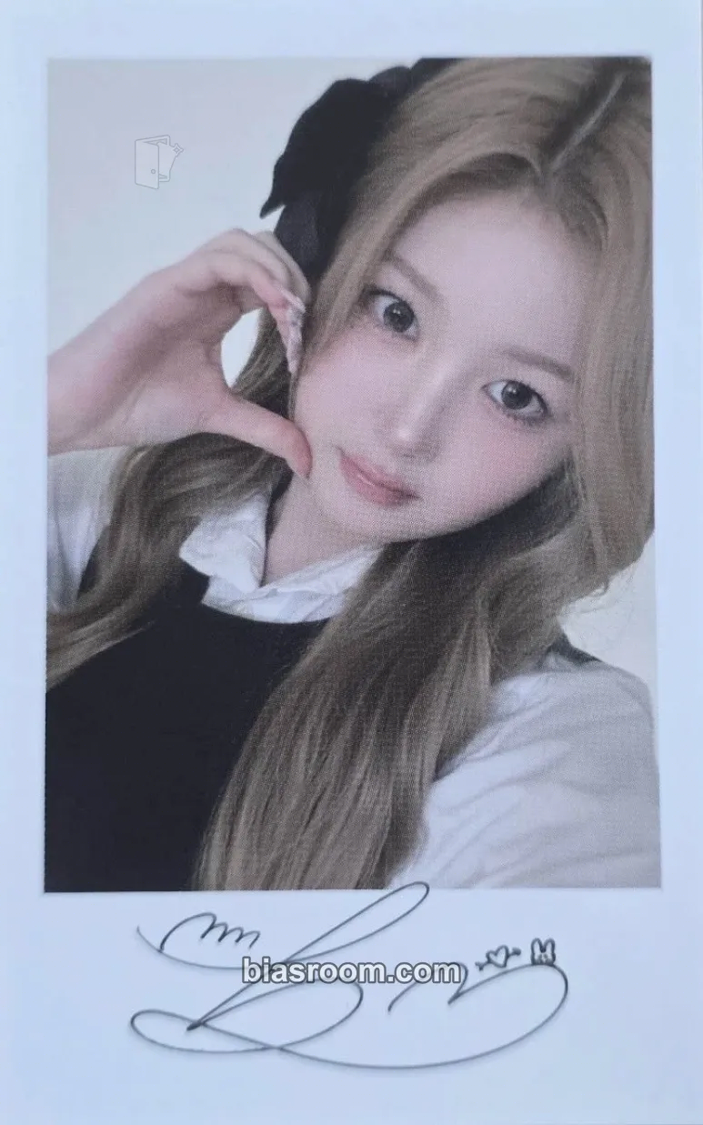 Joobin 2026 Season's Greetings: tripleShot of Love Photocard - tripleS - tripleS K-pop photocard